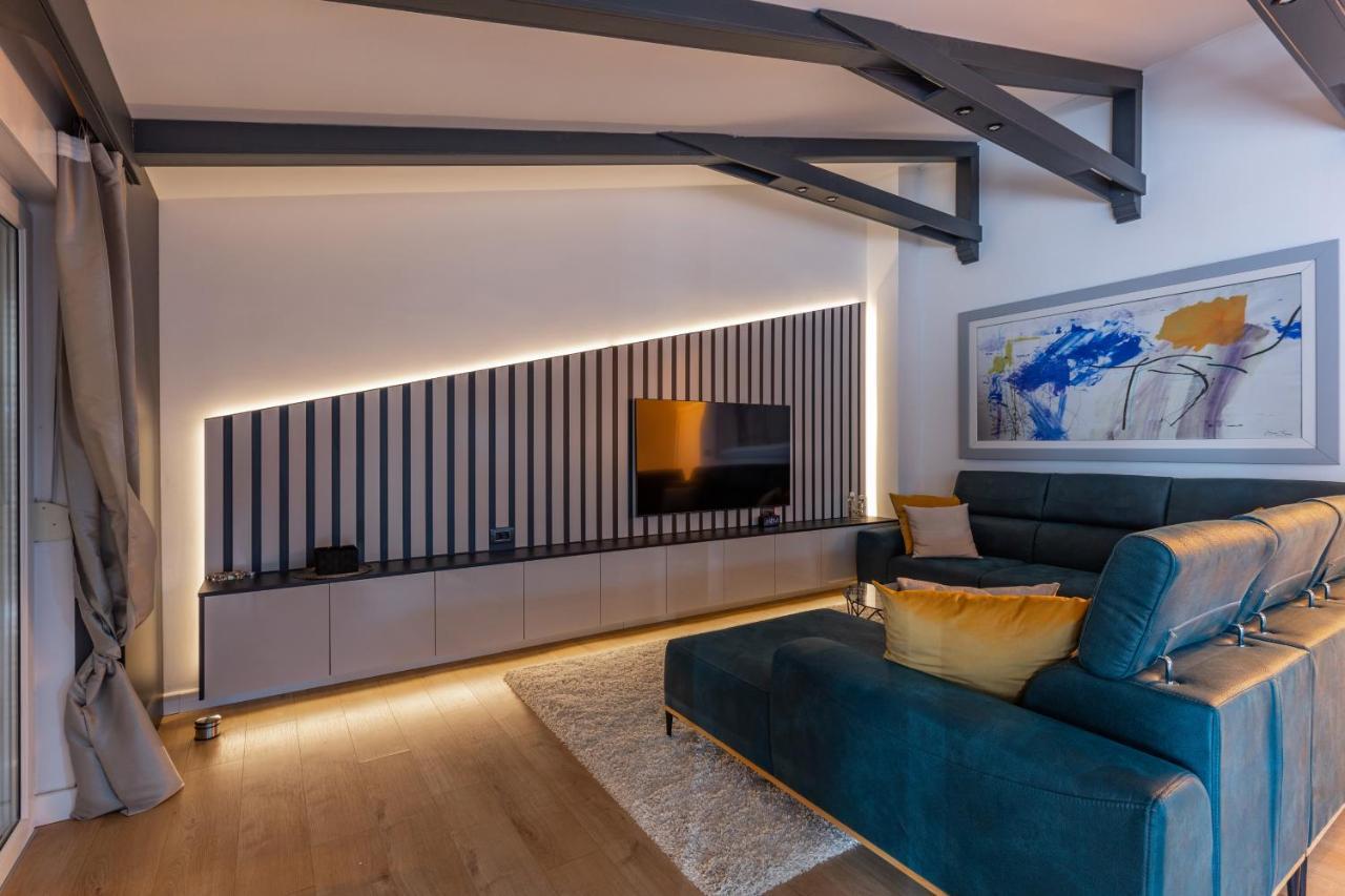 Apartment Forever *